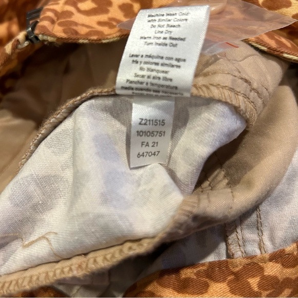 Venus Leopard Cheetah Animal Print Cargo Pants - Picture 15 of 16